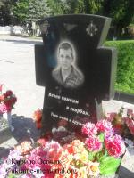 Могила солдата резерву Кузякова Артема на Алеї Почесних громадян Центрального кладовища міста Суми.